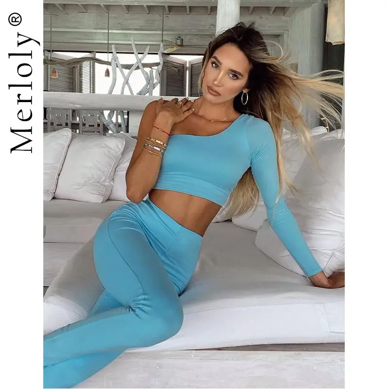 

Женский спортивный костюм из двух предметов, укороченный топ на одно плечо, футболка и леггинсы, облегающие спортивные штаны, домашняя одеж...