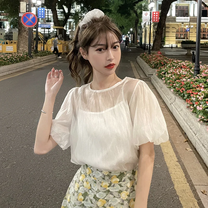 Белая шифоновая блузка с пышными рукавами женская летняя тонкая короткими