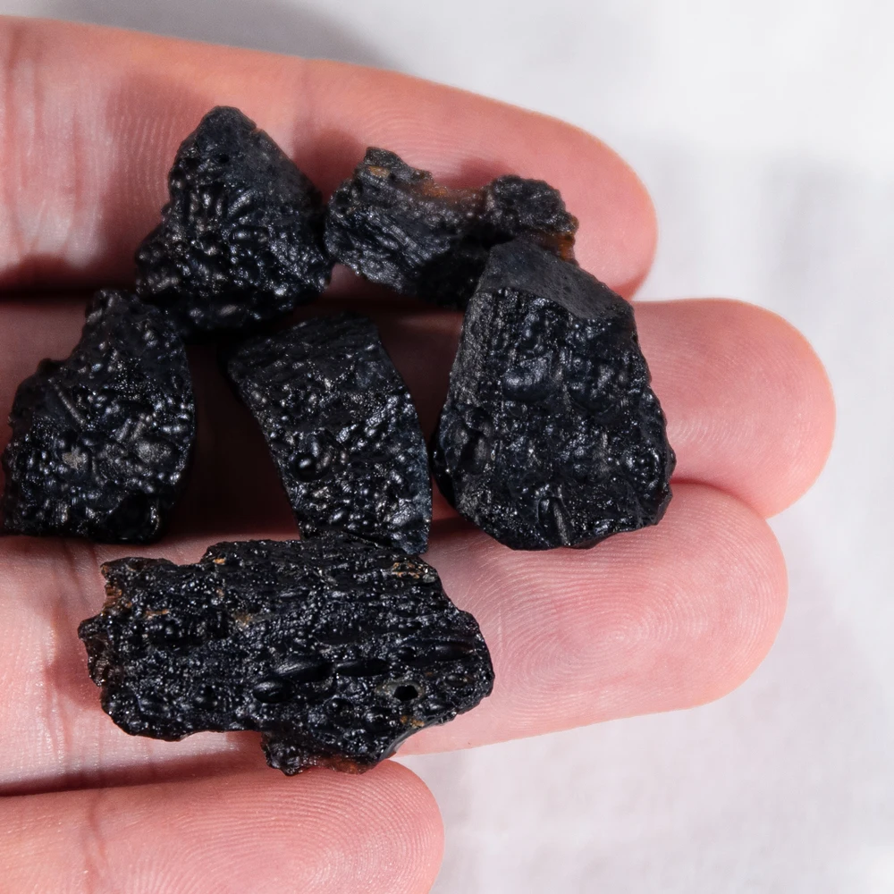 Черный метеорит в 1 коробке фрагменты Tektite Meteor из космического образца