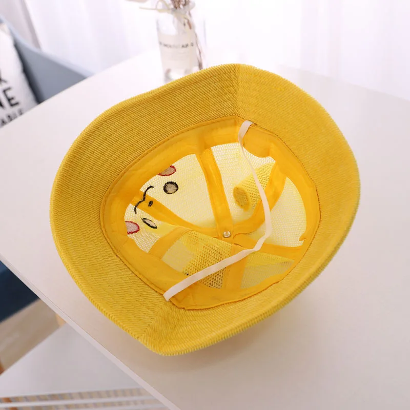 Кепка с покемоном Пикачу сетчатая для мужчин и женщин мужская аниме вырезами от