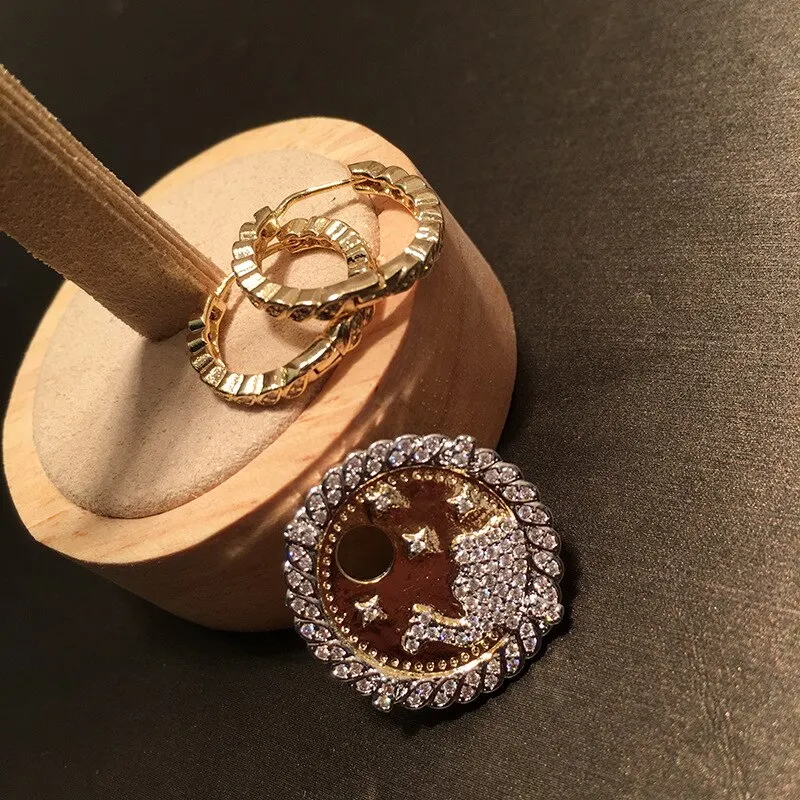 

High Quality Earrings Brand Asymmetric Desert Camel Cubic Zirconia Gold Woman Fashion Charm Jewelry Gift