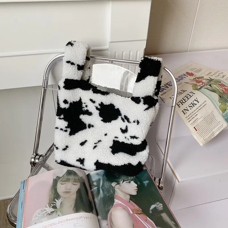 Плюшевая сумка, Маленькая женская сумка-тоут, Милая зимняя меховая сумка с рисунком из мультфильма, ручная сумка с рисунком молочной коровы,... от AliExpress WW