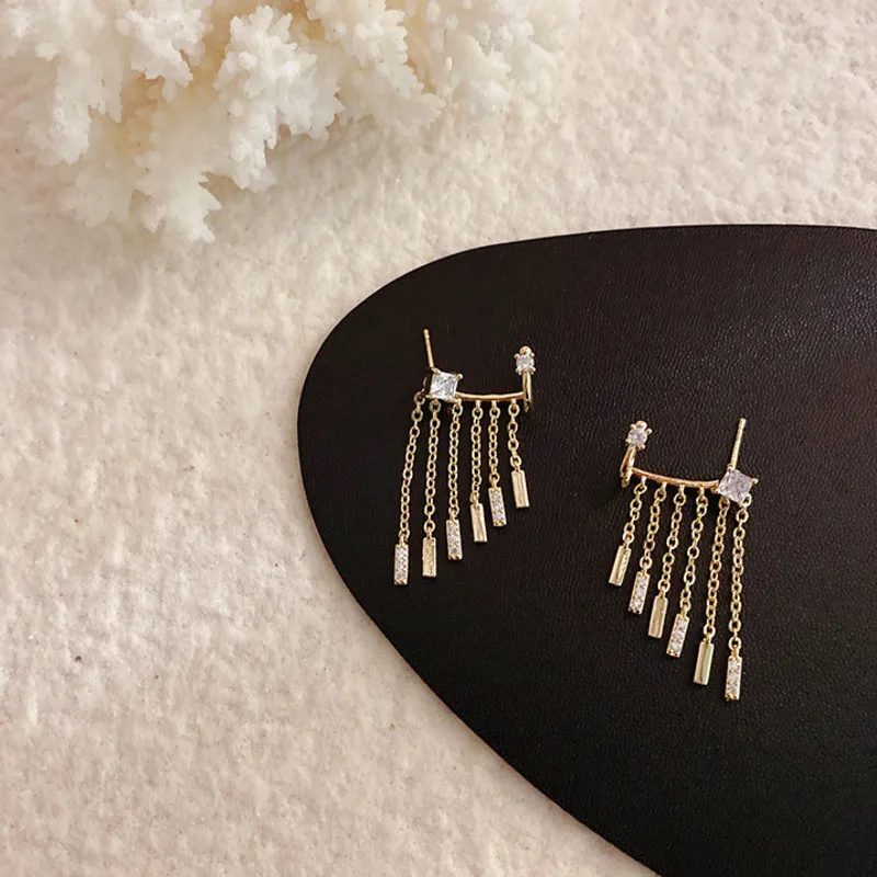

Korea Asymmetric Earring For Women Ear Ring Zircon Snowflake Pearl Tassel Earrings Prevent Allergy Pin Wedding Jewelery Gift