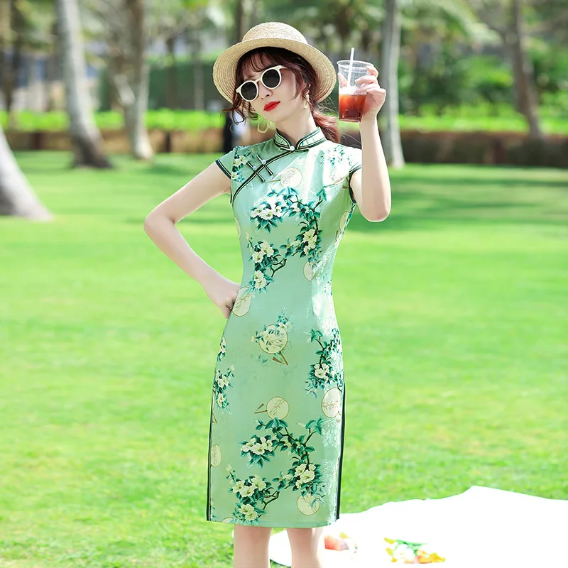

Elegant Flower Print Female Exquisite Cheongsam Green Short Sleeve Medium Length Qipao Vintage Button Trim Chinese Dress
