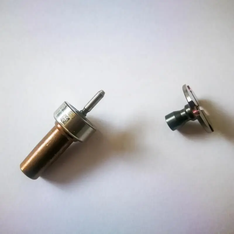 Оригинальная и новая крышка клапана Common Rail 206 F00VC45200 F00VC045204 для 0445110418 /0