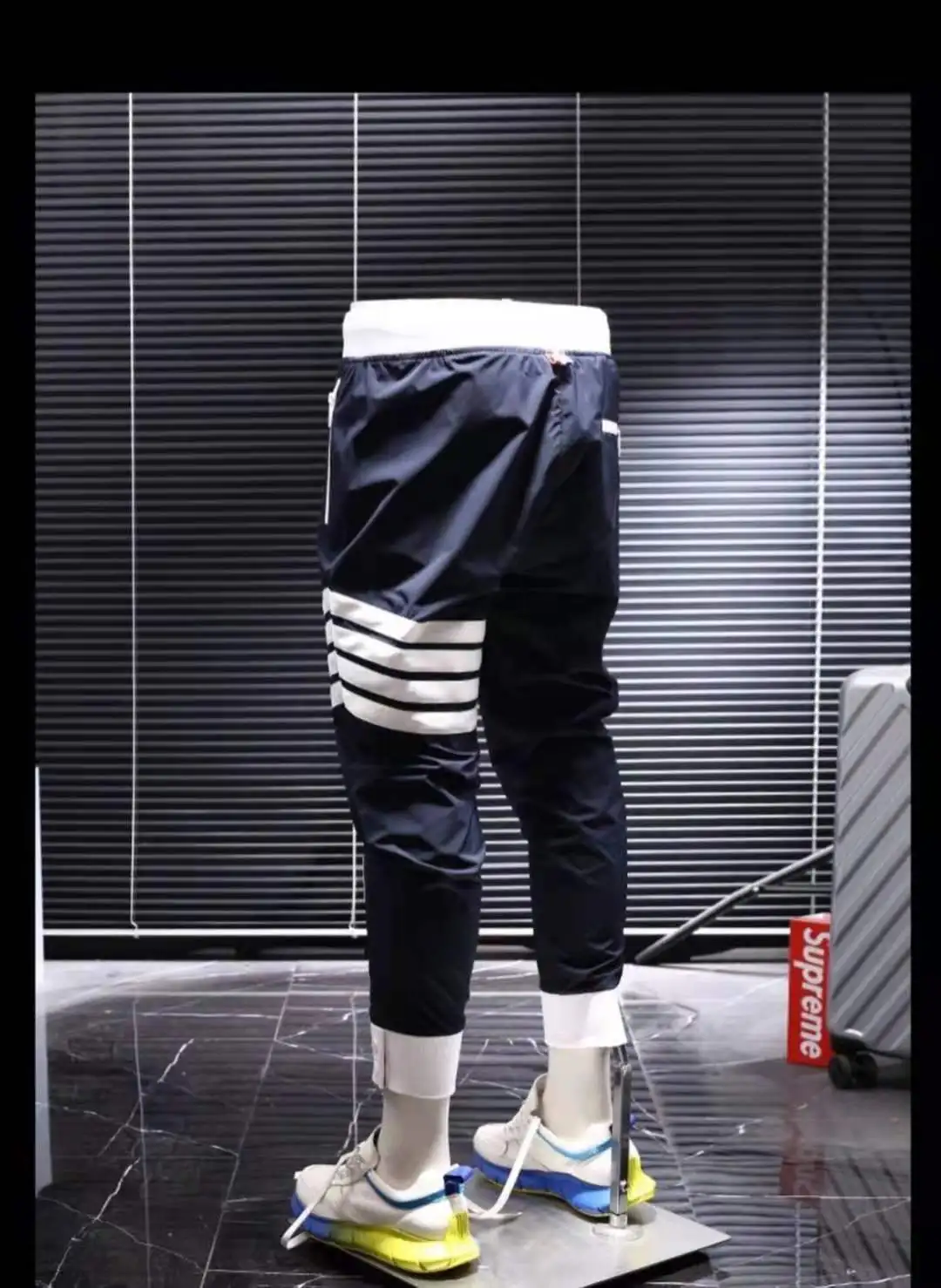

Luxury Tide Brand Summer Men's Casual Pants Slim All-Match Sports Pants Were Thin Nine-Point Men's Trousers