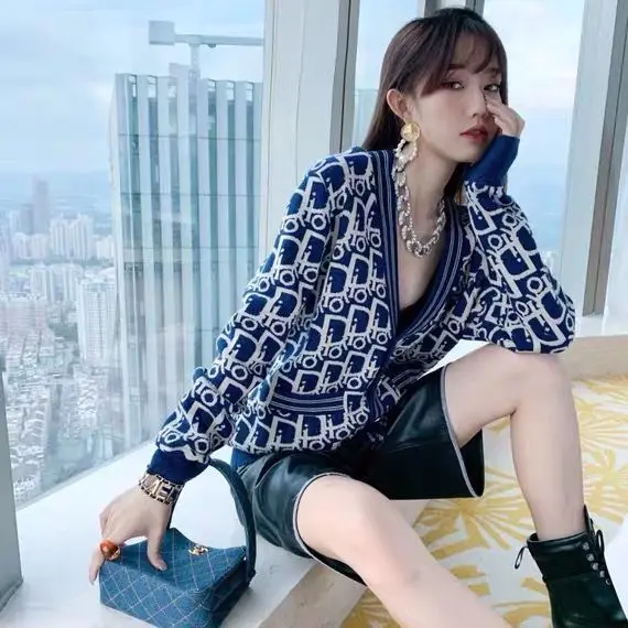 

2021 Spring and Autumn New Top Fashion Letter Printing Knitted Cardigan V Neck Loose Sweater Women