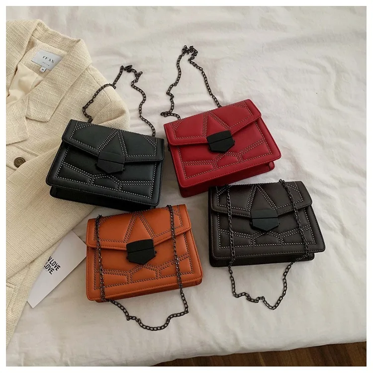 Темпераментная Женская сумка с заклепками Маленькая женская новинка 2020