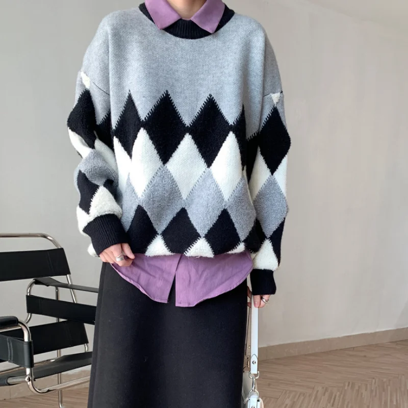 

2020 winter color matching diamond round neck long-sleeved sweater women's temperament inner loose bottoming top