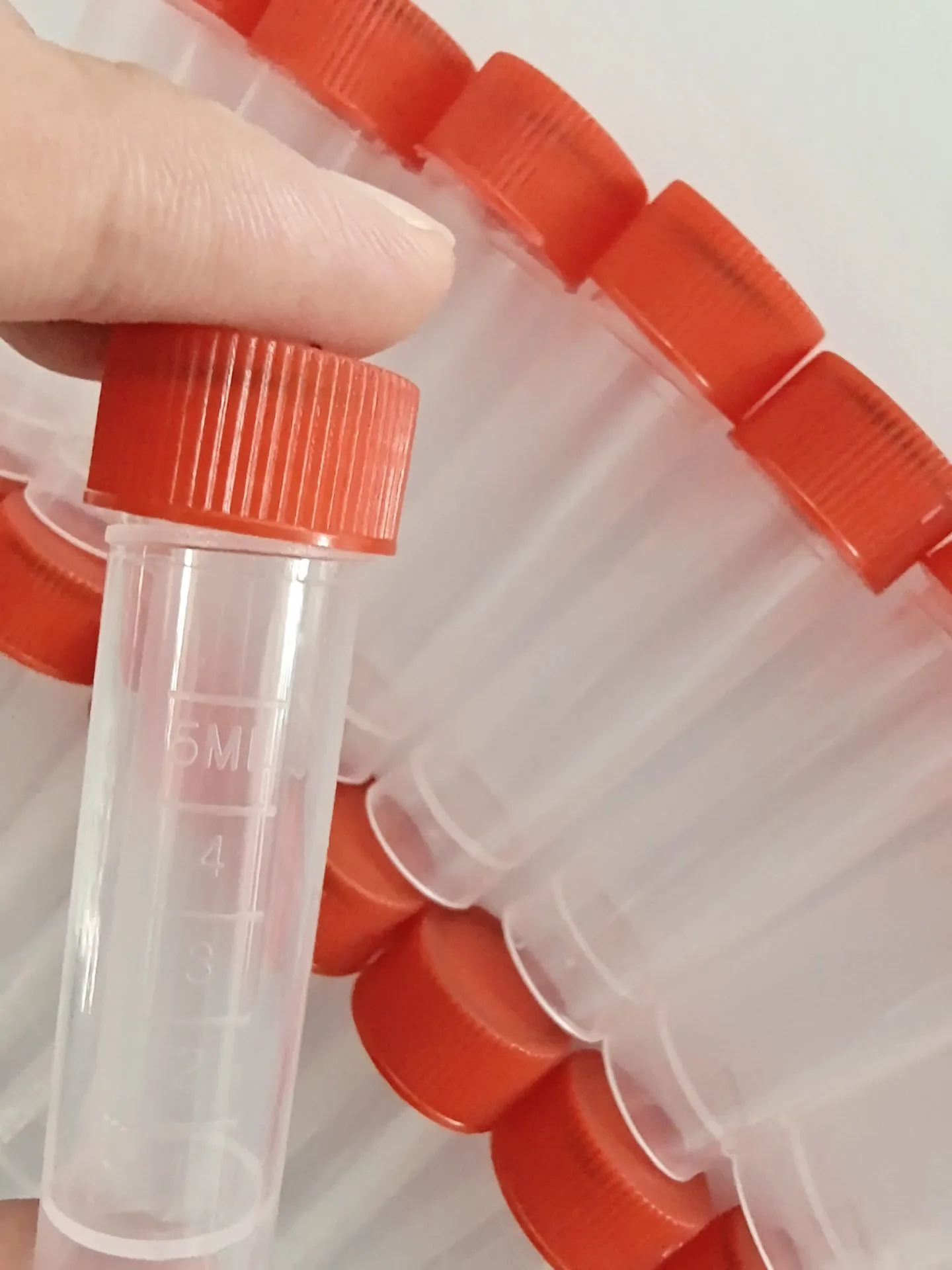 10Pcs 5ml plastic graduated cryotube with red screw cap frozen test tube | Дом и сад