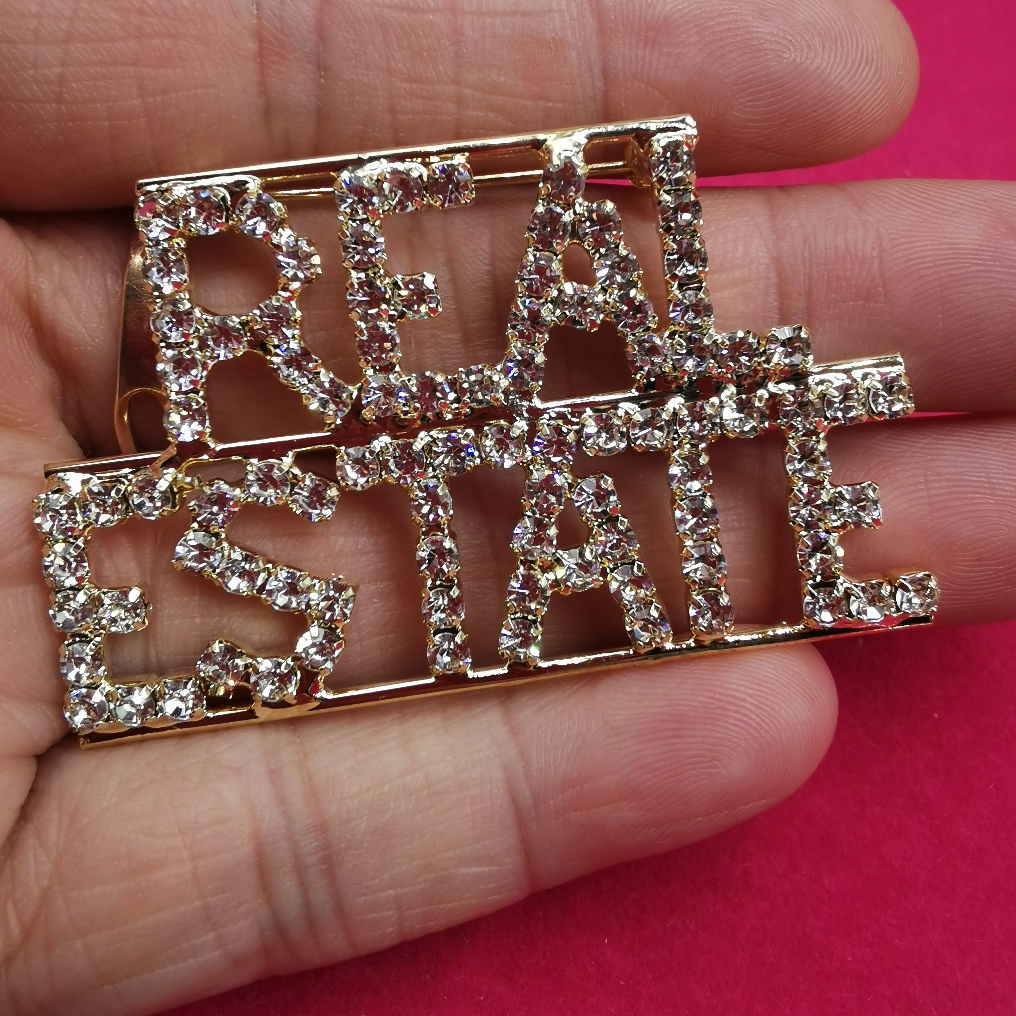 

GRANDBLING Occupations Theme Crystal Brooch "REAL ESTATE" Word Lapel Pin Unique Professions Gift