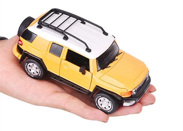Высокая имитация 1:32 Toyota FJ CRUISER модель SUV, Изысканный детский звук и свет игрушка с инерционным механизмом внедорожная модель