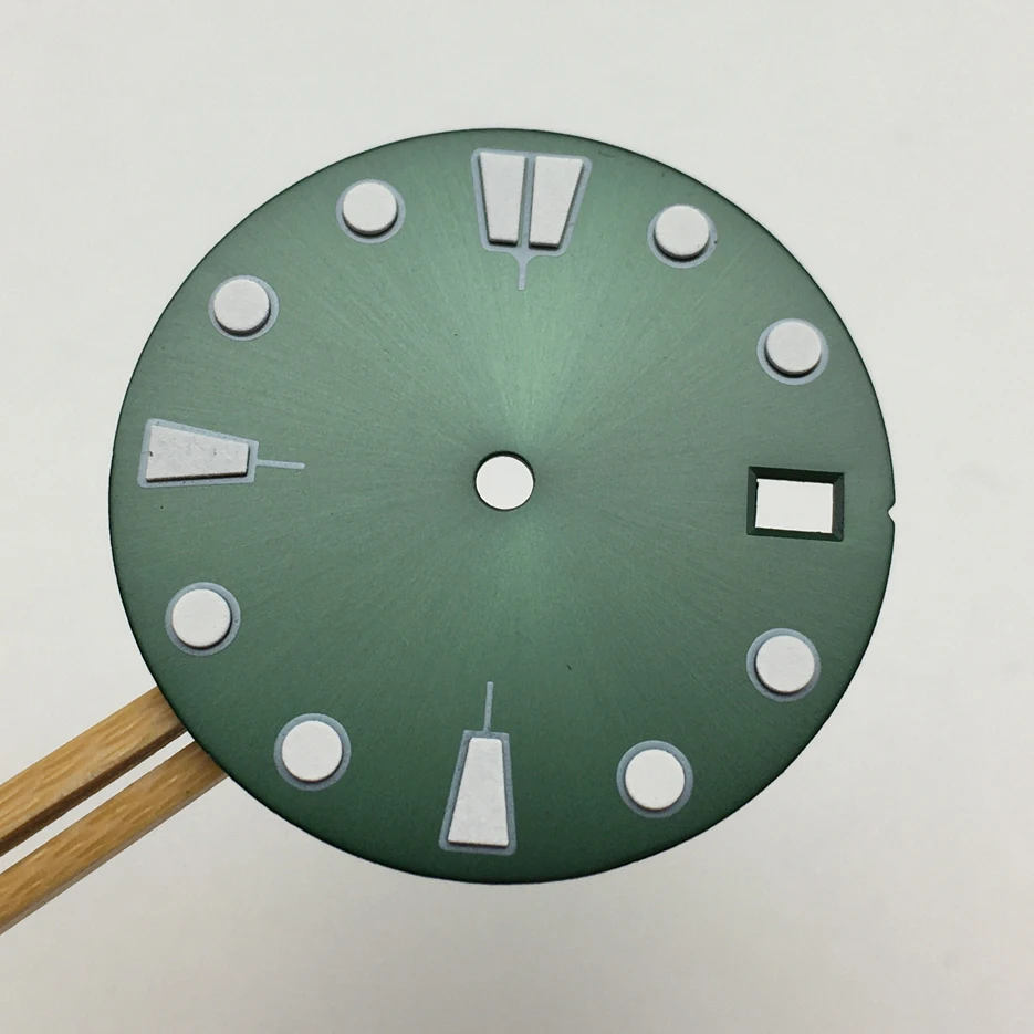 

Дисковый модифицированный циферблат 28,5 мм, буквально адаптирован для движения NH35 BA2 без логотипа