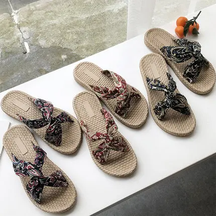 

Slippers women wear 2020 summer new fashion wild flat non-slip word sandals