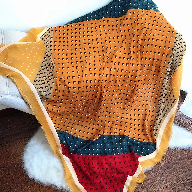 2019 Autumn Cotton Geometry Print Fringe Bandana Scarves Shawls Triangles Pattern Square Muffler Hijab Wrap10pcs/LOT Wholesale |