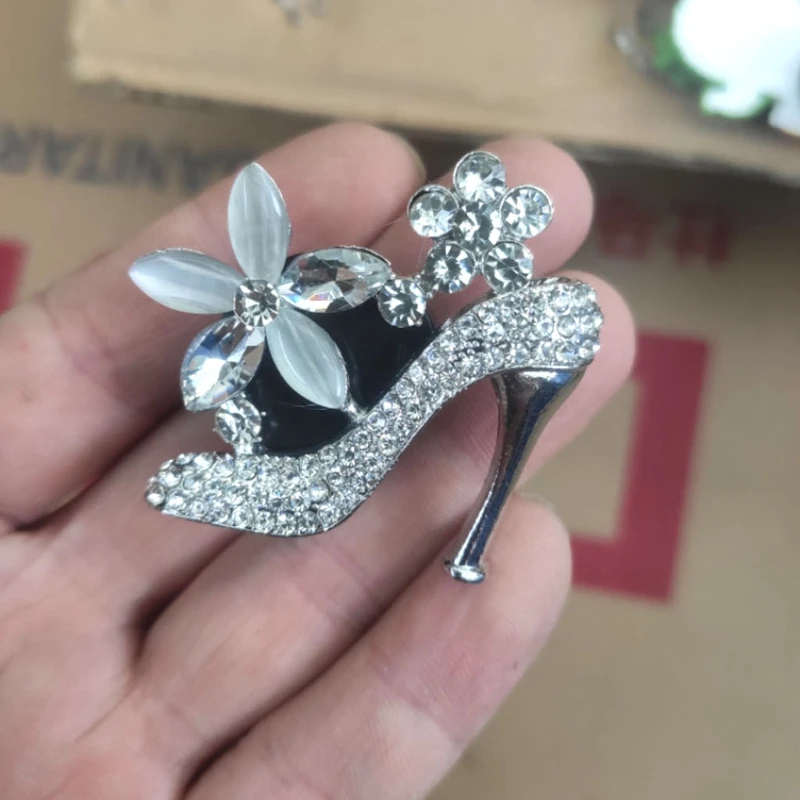 

Crystal Shoe Clip-On Ornament Automotive Fragrance Diffuser Car Interior Decorations Excellent Gifts for Driver