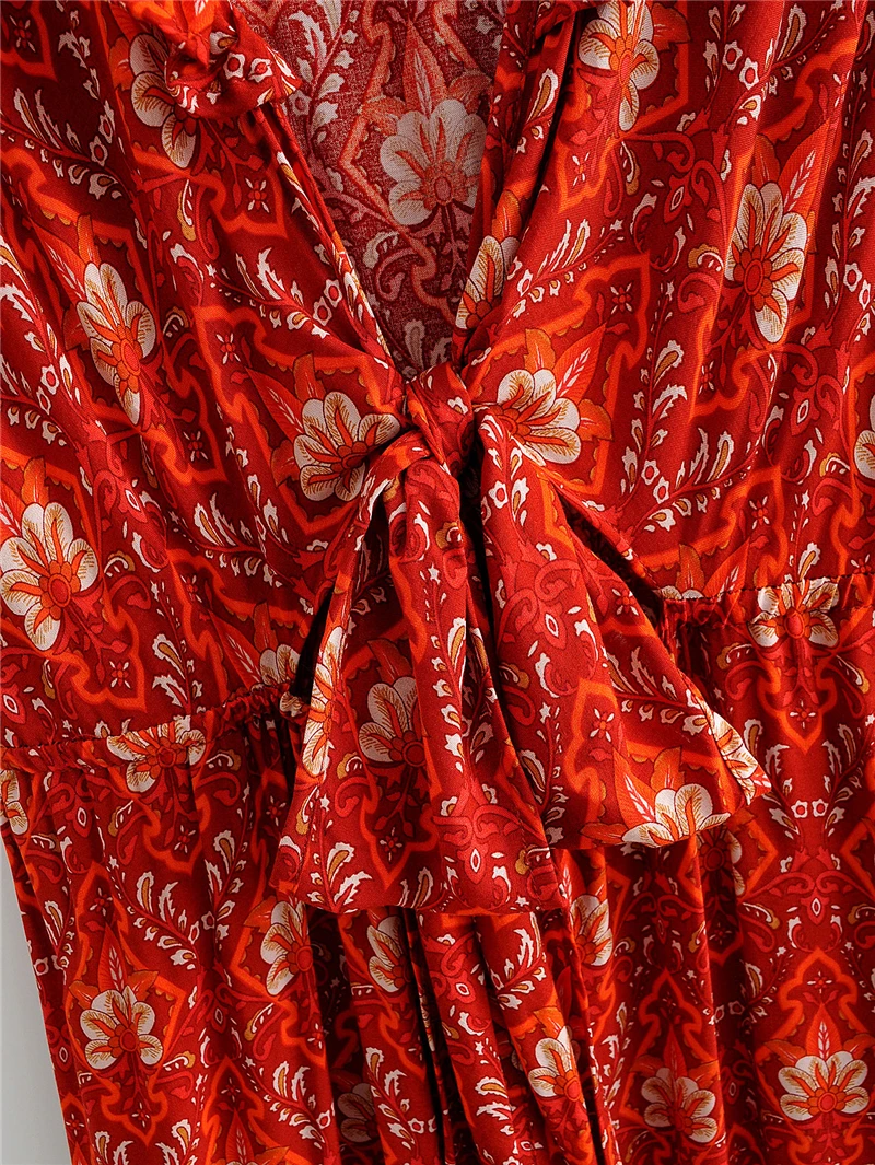 Женское платье макси с кисточками красное цветочным принтом и длинным рукавом