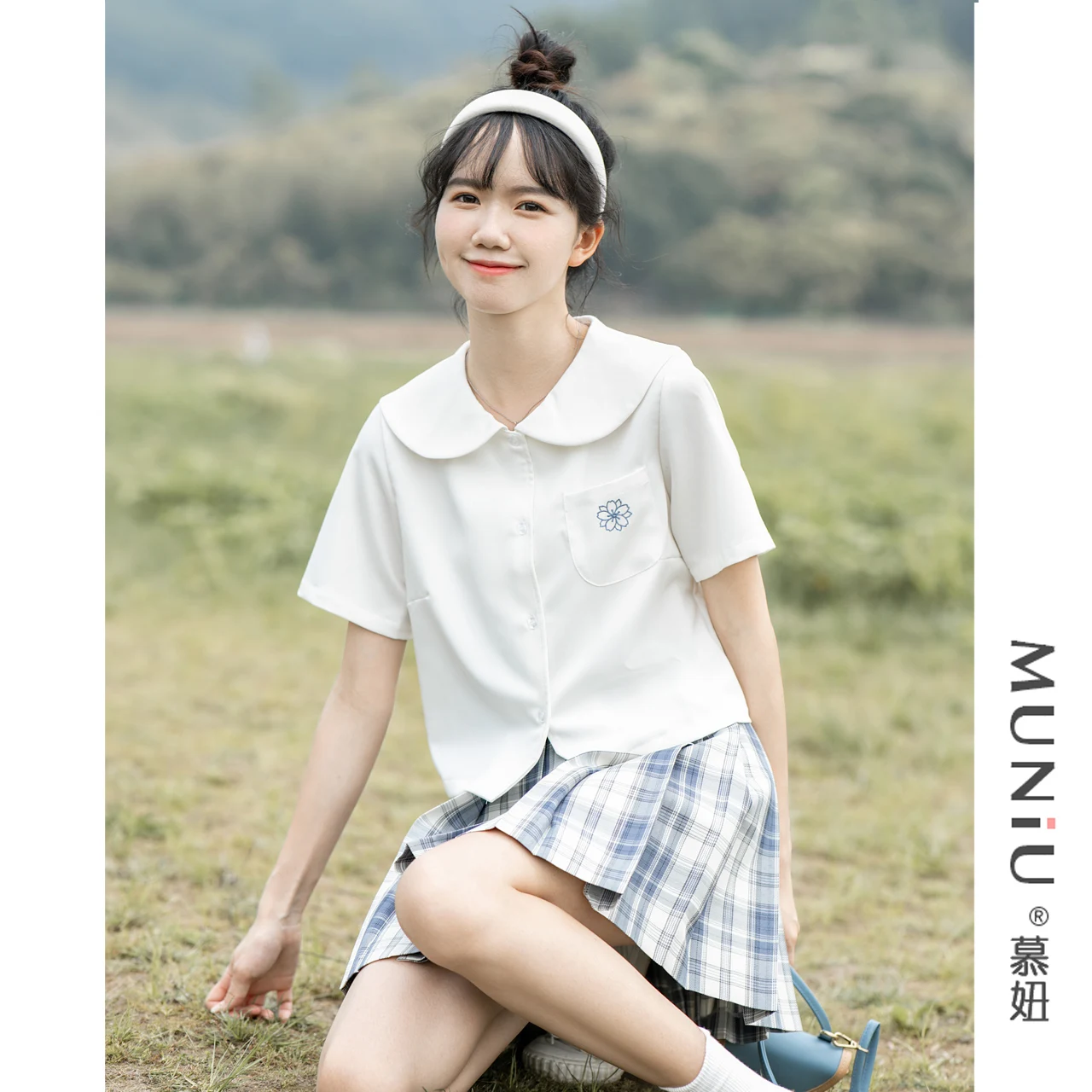 

2021 summer new baby collar short sleeve shirt design small white short Chiffon Top women