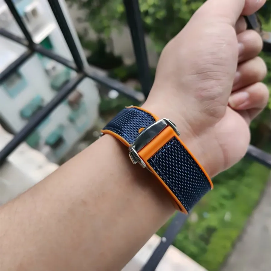 

Men's full function time running second quartz watch. The walking time is accurate and normal aaa watch