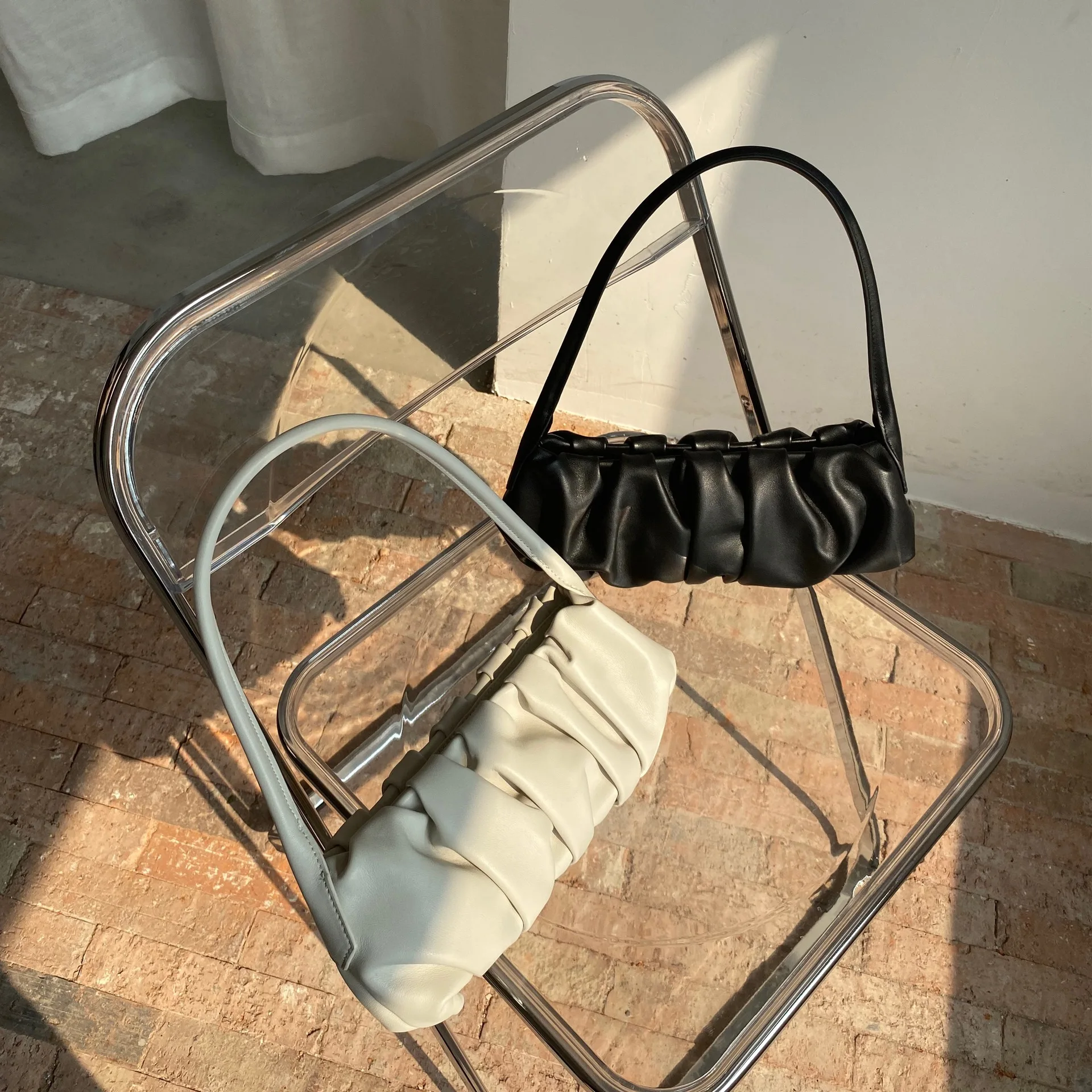 

New design armpit women bag retro shoulder handbag fold cloud bags genuine leather