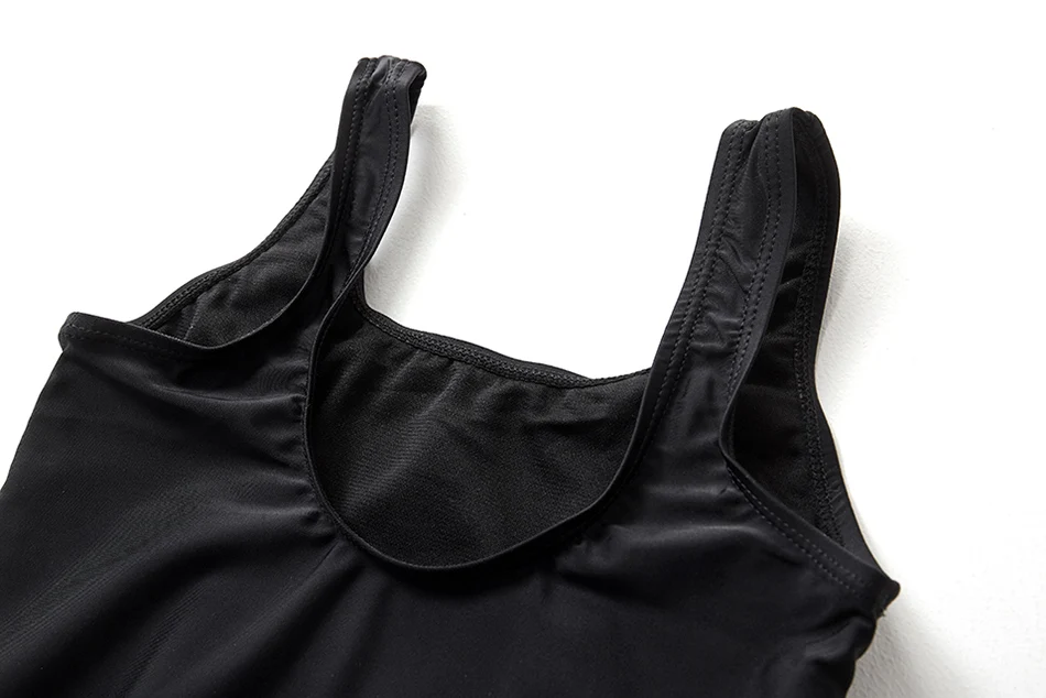 В 2019 году новый цельный купальник для девочек с изображением фламинго и розовыми