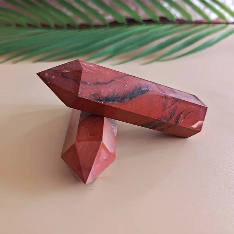 Натуральный кристалл грубой резки камня полировки Кристалл столб Рубин Один