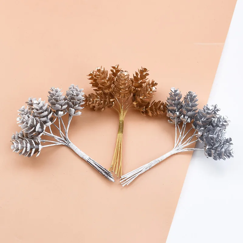 

10pcs/Bundle Artificial Plants Christmas Decorations 2022 Fake Pine Cone Decorative Flowers Wreaths New Year's Eve Home Decor