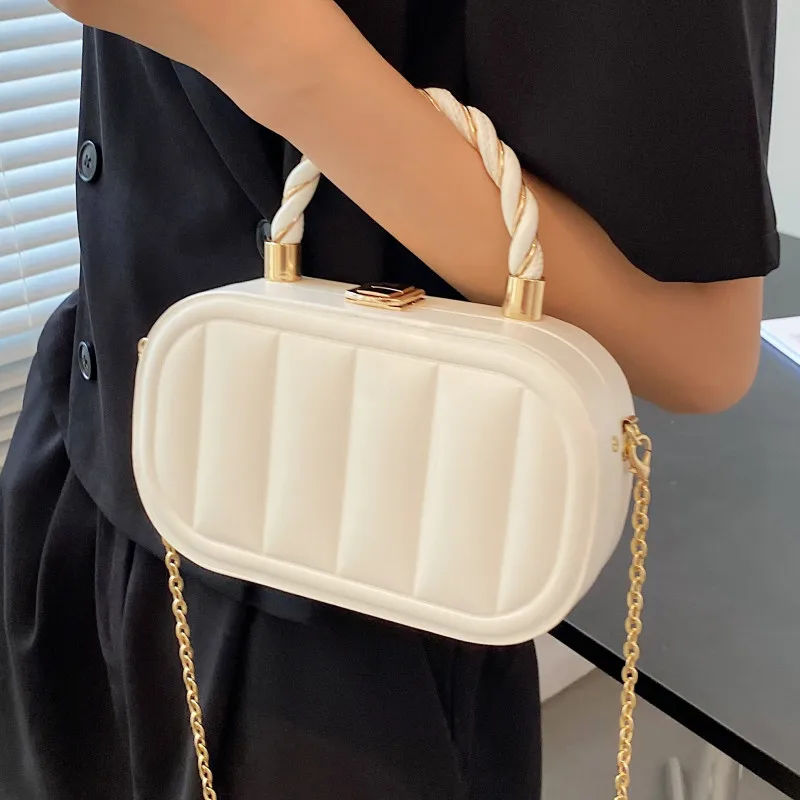 

Chains Crossbody Handbags for Women Luxury Small Leather Totes Bag Brand Designer Shoulder Bag Ladies Solid Color Messenger Bags