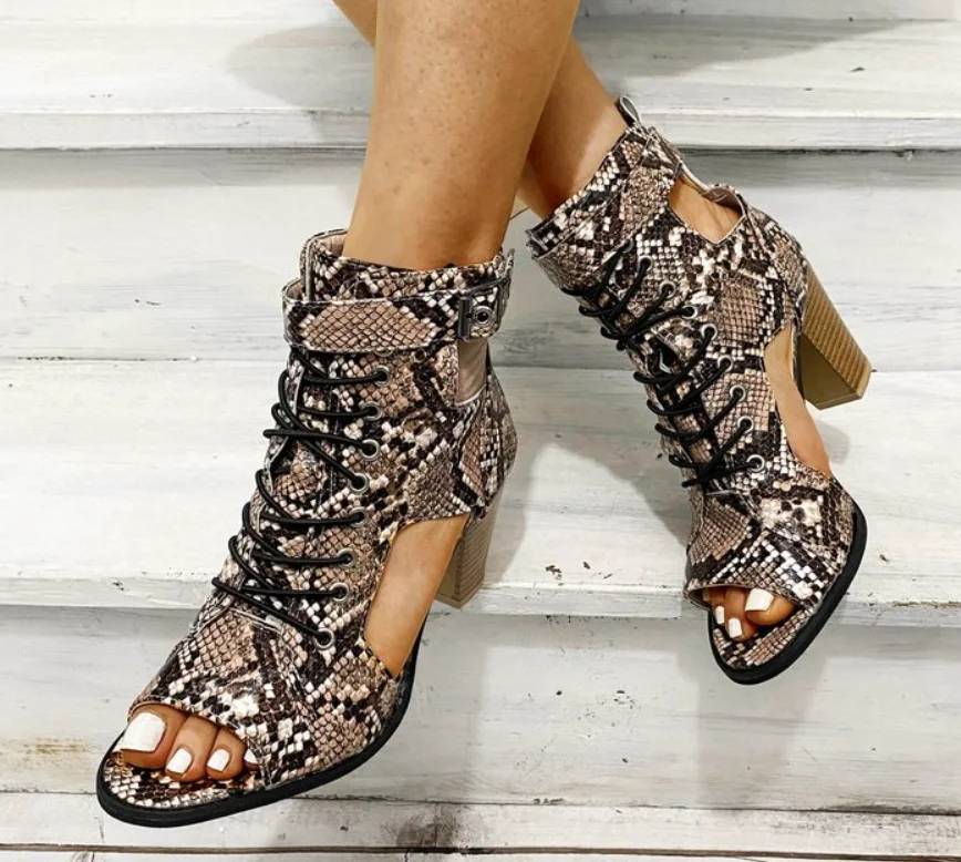 

Women Summer Sandals Open Toe Buckle Plus Size Gladiator Square Heel Shoes Opaque Closure Casual Ladies Sandals