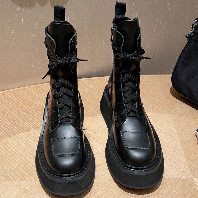 

Luxury Women Martin Boots Thick Bottom Round Toe Platform Ankle Boots Genuine Leather Short Botas Autumn Winter Lace Up Chelsea