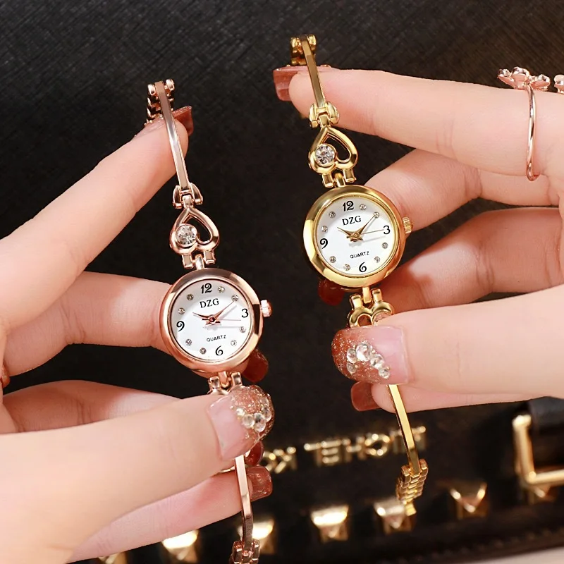 

Women's Watch Fashion Women Personality Simple Joker Water Diamond Jewelry Women Popular Watches Ladies Bracelet