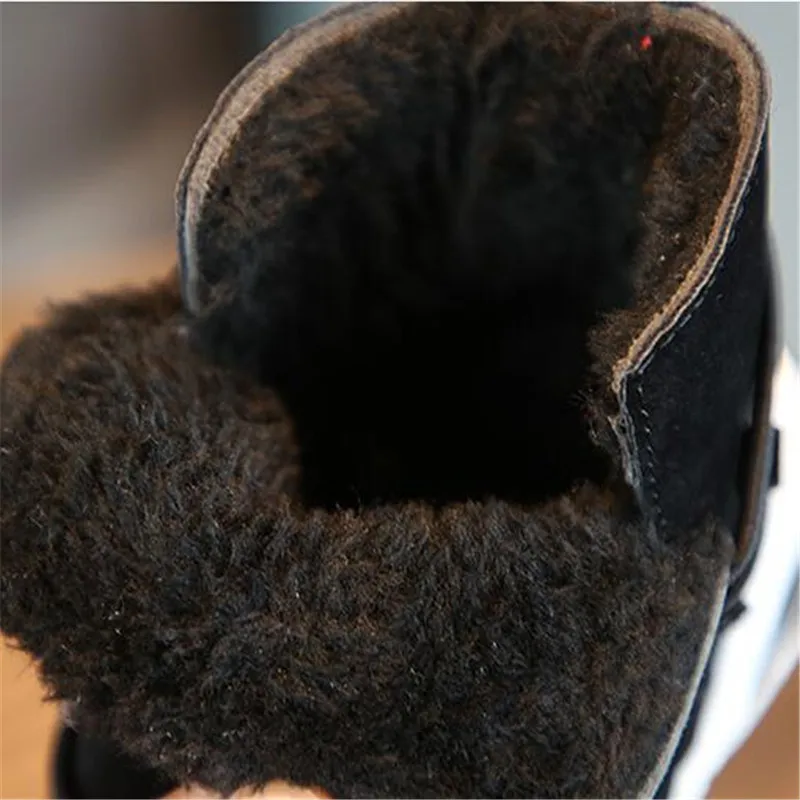 Зимние кожаные ботинки MHYONS детские с толстым мехом черные кроссовки для девочек