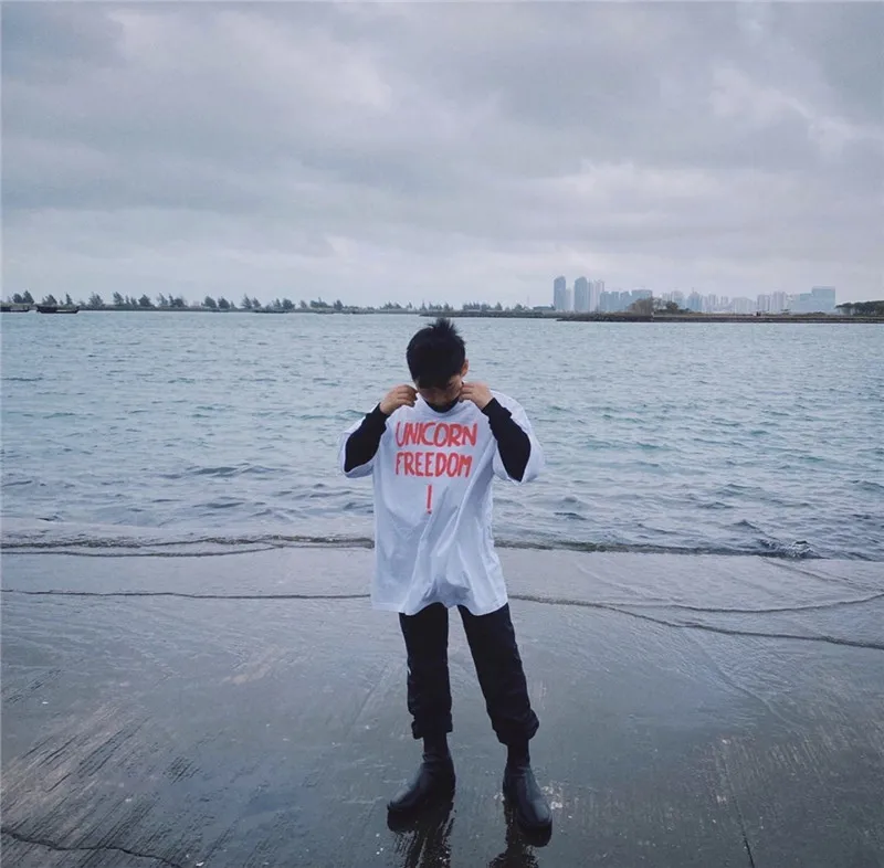 Футболка с единорогом для мужчин и женщин стильная тенниска оверсайз в стиле