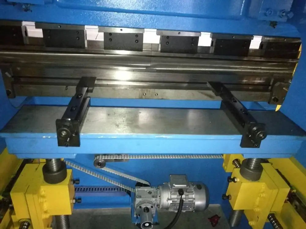 WE67K 30T/1300 мм cnc гидравлический небольшой листогибочный пресс сервопривод с