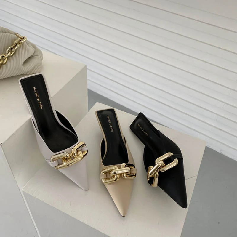 

2022 Spring New Gold Chain Women Slipper Fashion Pointed Toe Slip On Mules Shoes Thin Low Heel Ladies Casual Slides Shoes Mujer