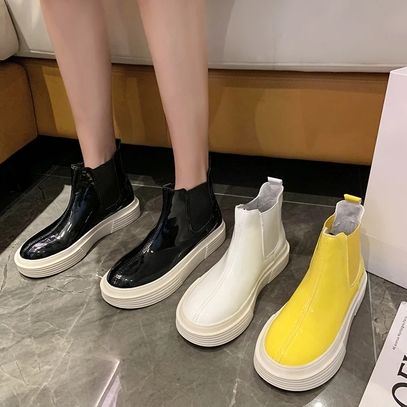 

Martin boots women's tide ins 2020 new wild flat-bottomed thin and velvet boots casual short boots British style