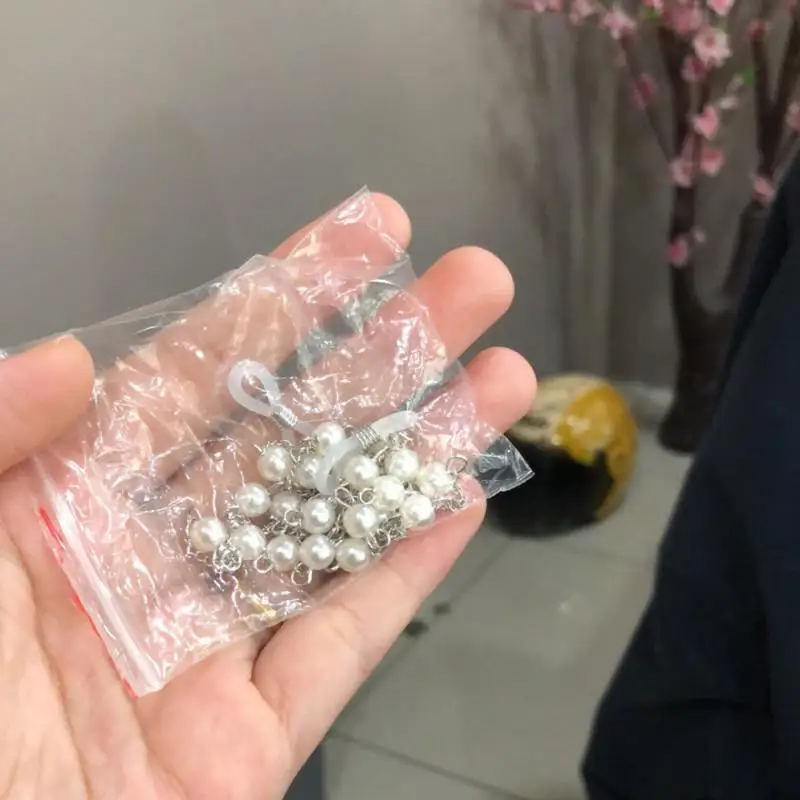 

Women Fashion Pearls Sunglasses Chains Gold Eyeglasses Chains Sunglasses Holder Necklace Eyewear Retainer Accessories