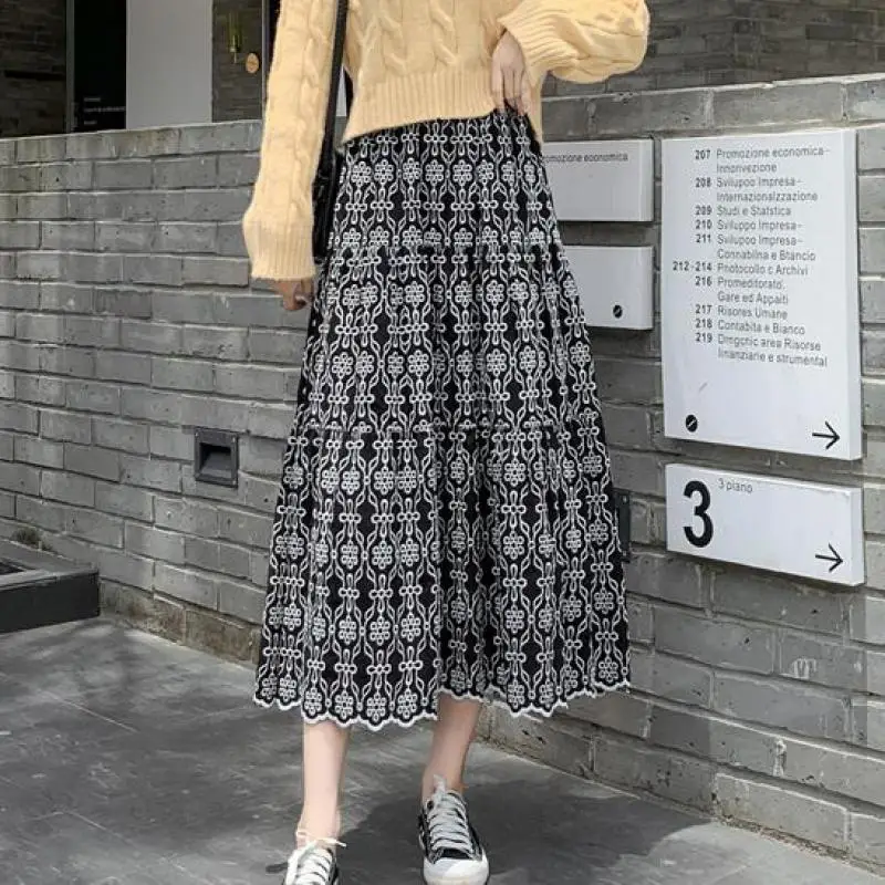 

2021 Autumn Winter New High-waisted Thin Embroidery Black Hollow A-line Skirt Casual Simple Sweet Women Long Skirt Free Shipping