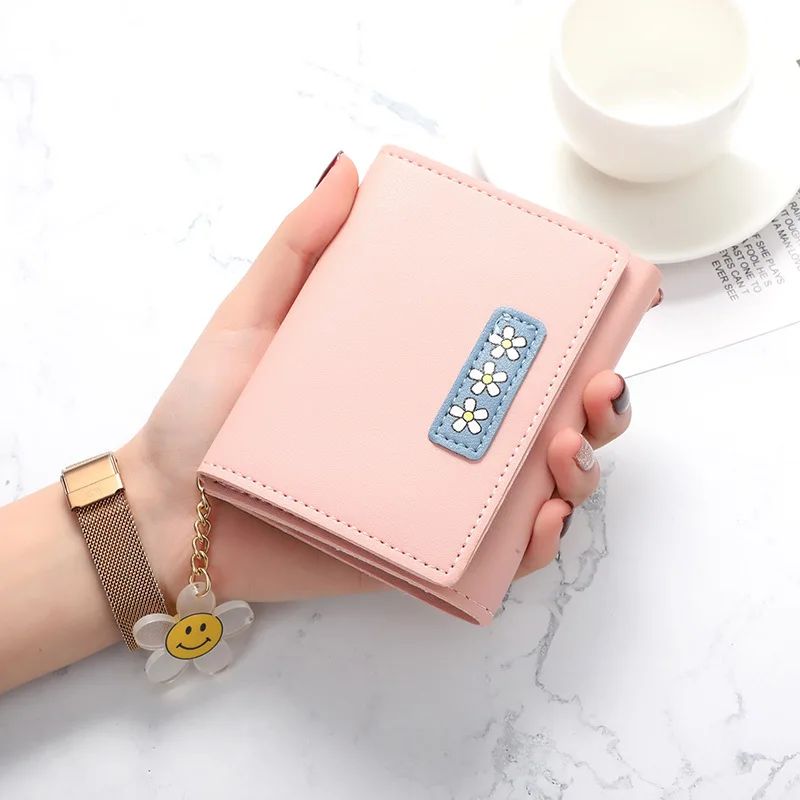 

Women Short Wallet 2022 New Ladies Folding Korean Version of Simple Small Fresh Cute Coin Purse Card Bag Female Zipper