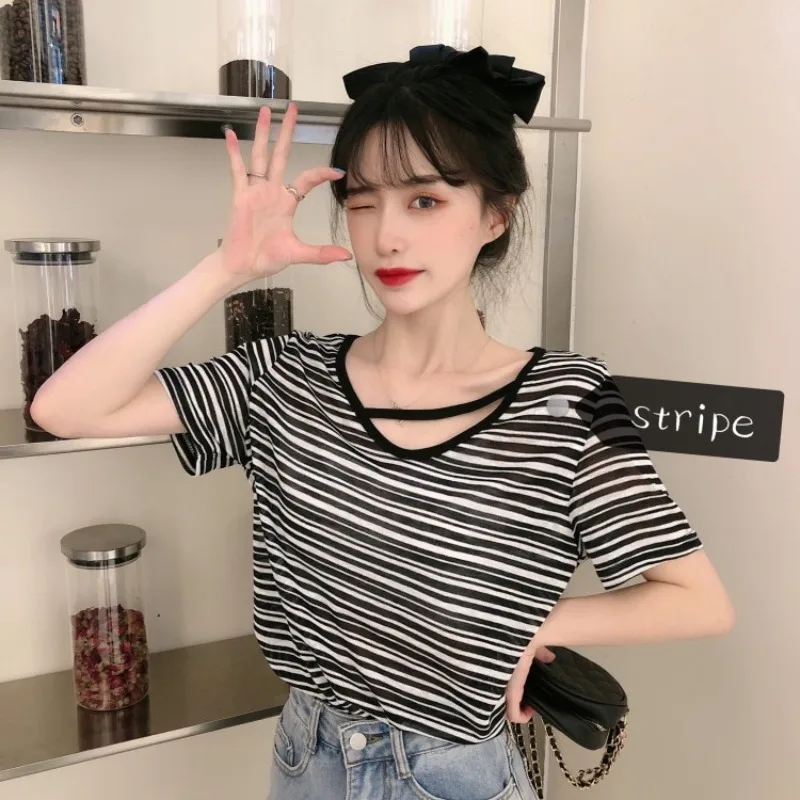 

Summer carefully exposed clavicle knitted striped short-sleeved T-shirt top female student