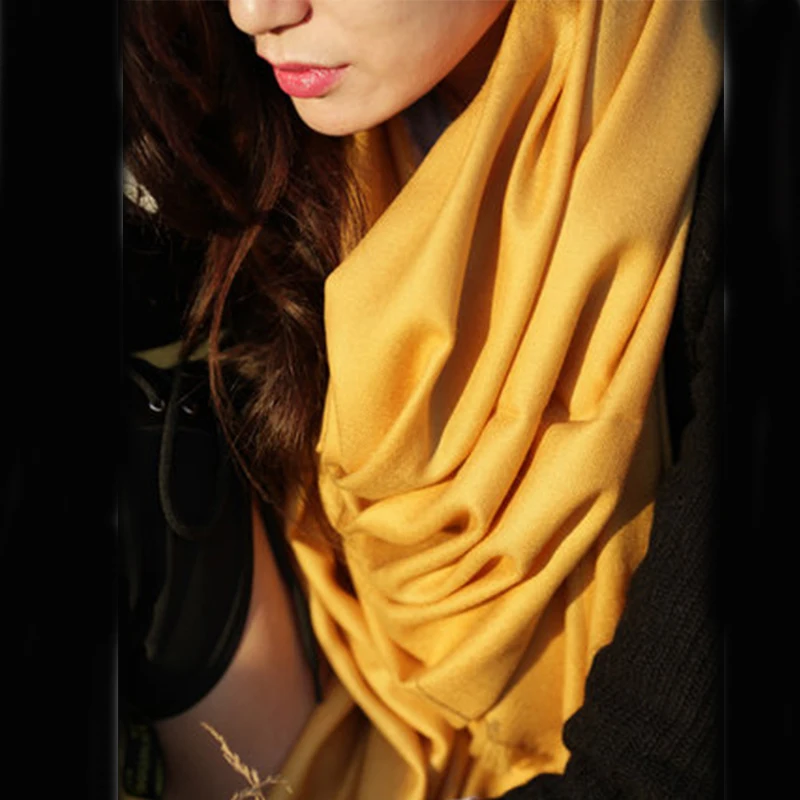 Шарф женский однотонный из натуральной шерсти ягненка и кашемира |