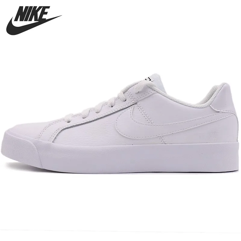 NIKE Court Royale AC 