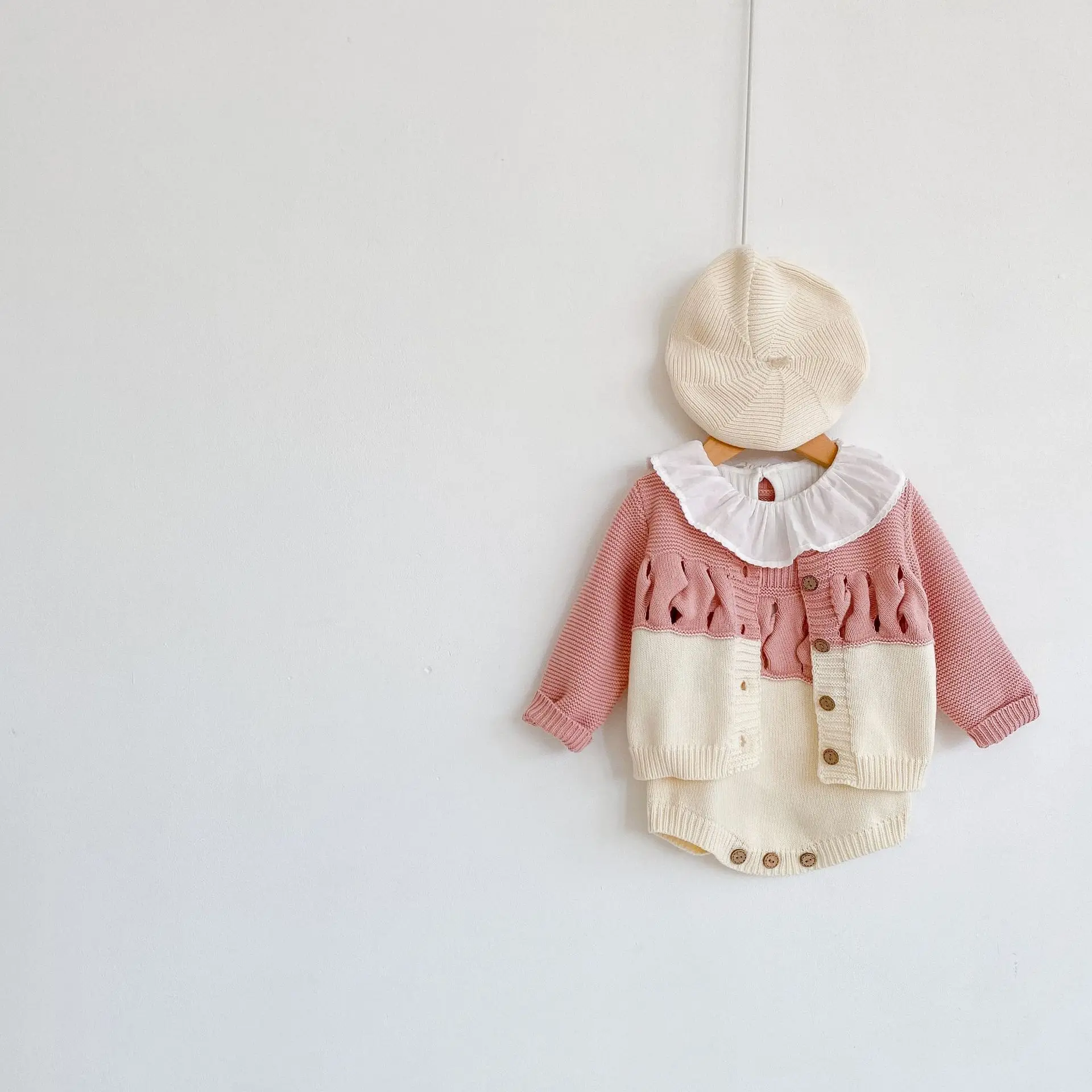 

Осенний комбинезон и пальто для маленьких девочек, в трех цветах