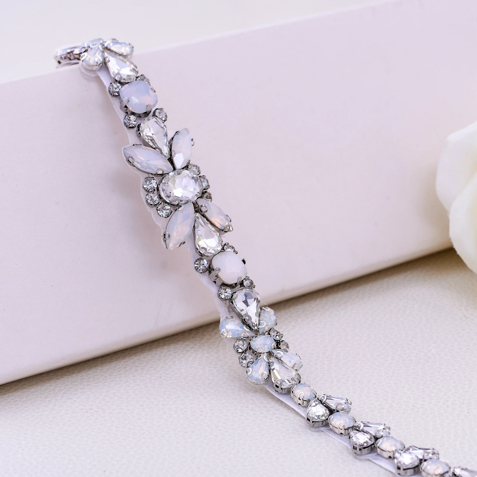 

S384 Luxury Women Wedding Belt Bridal Dress Accessories Opal Pearl Sequin Belt Silver Sash Prom Rhinestone Bride's Accessories