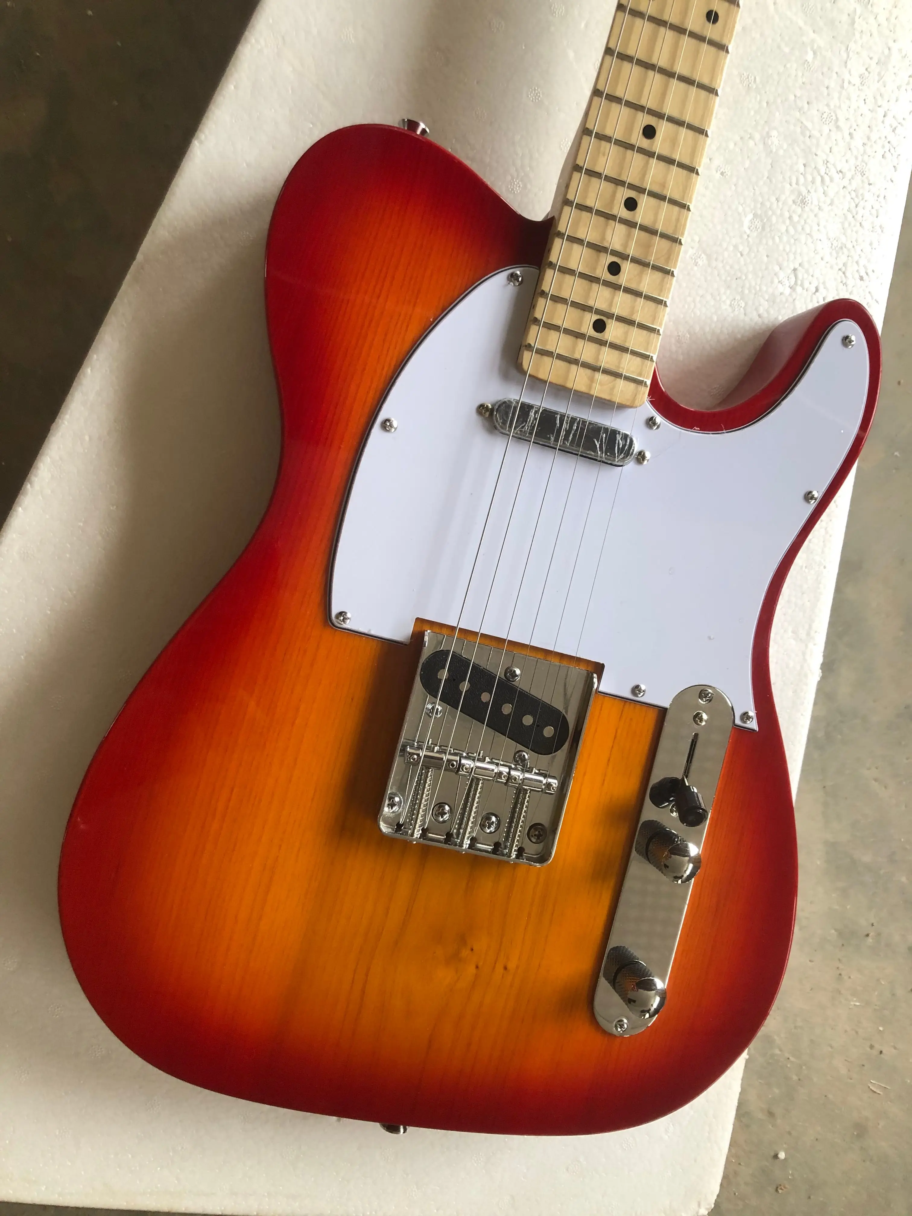 

Electric guitar tl/ high quality Guitar / custom support / free delivery