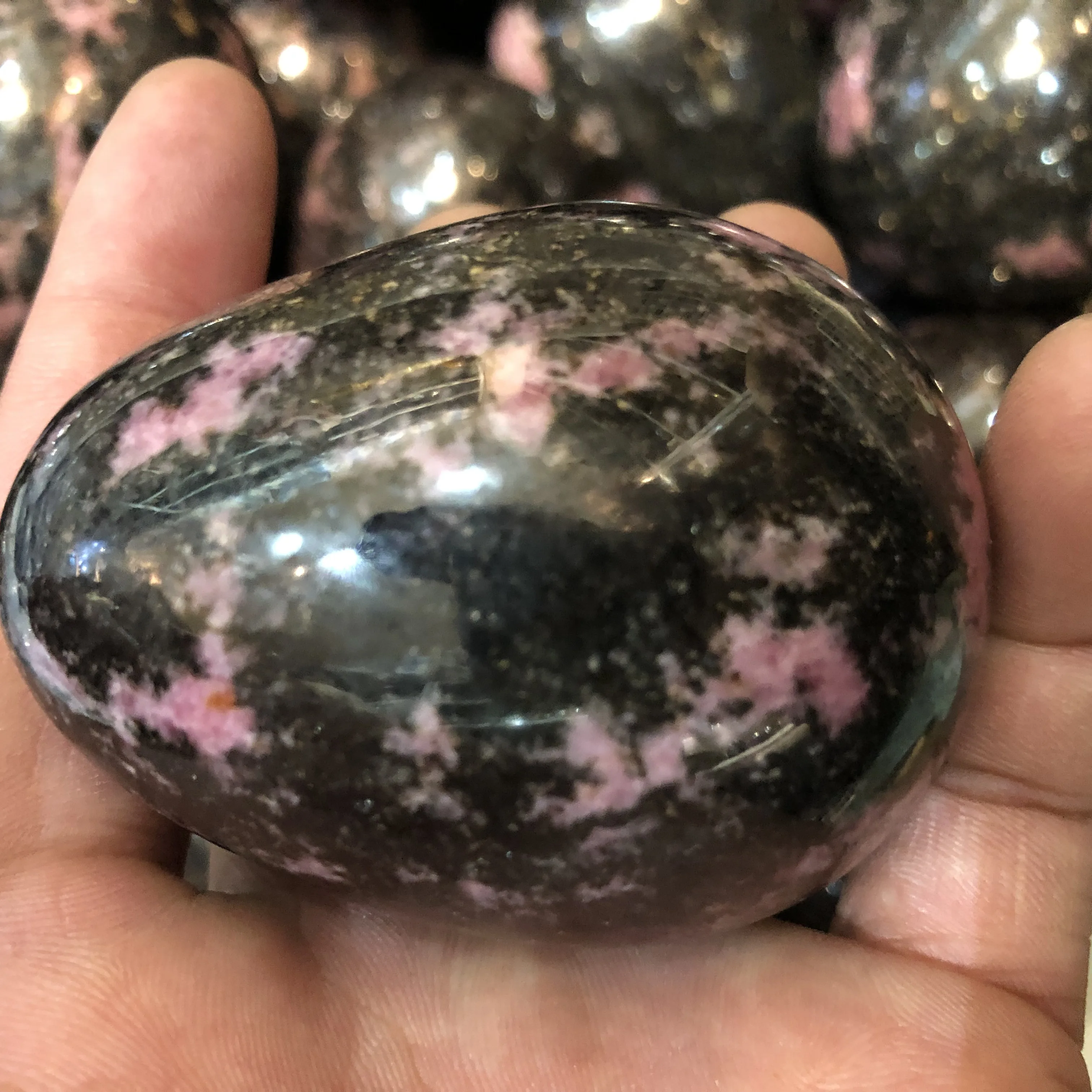 1 шт. натуральные полированные розовые цветы с кристаллами Turmalina декорированные