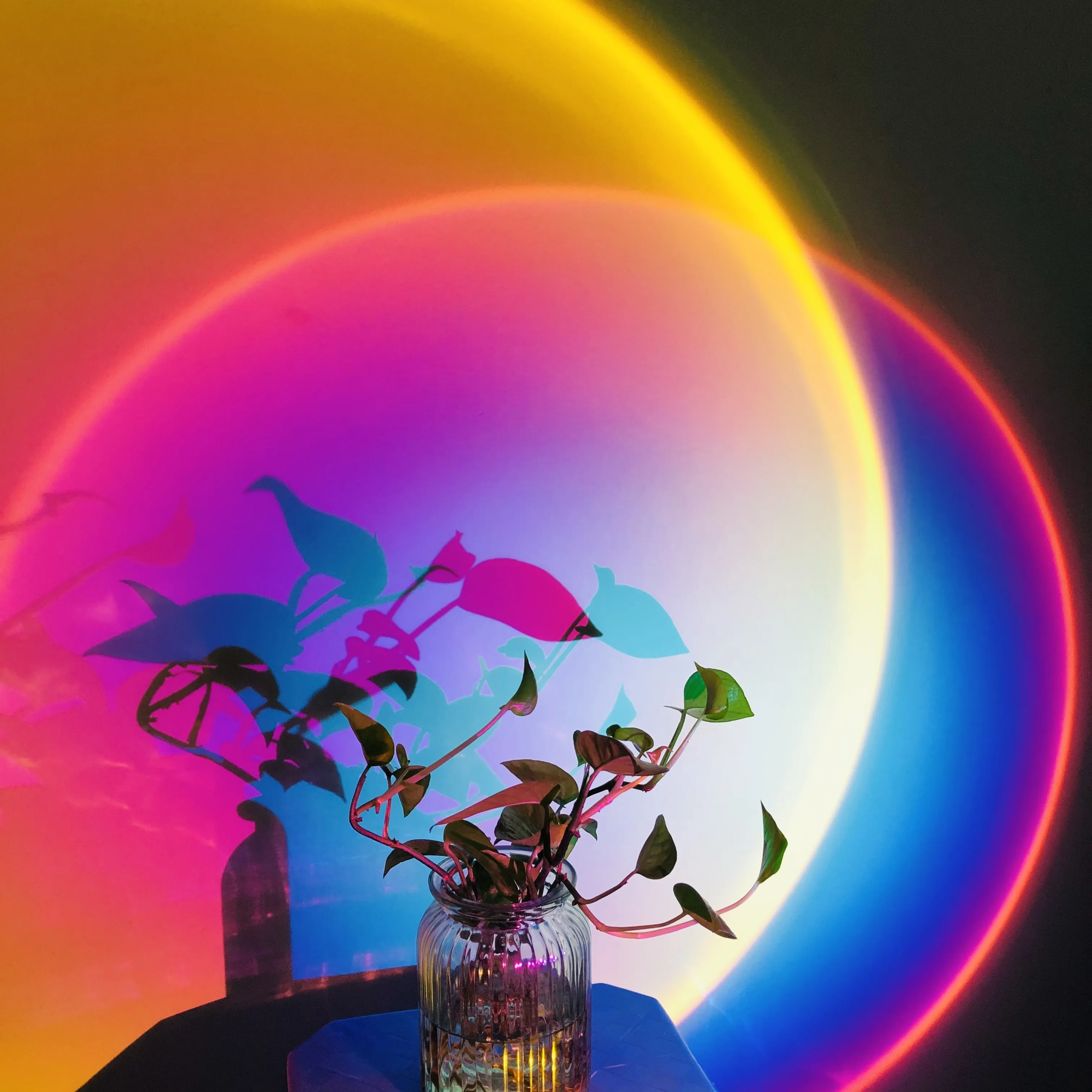 

Tripod Style RGB LED Sunset Projecter Lamp USB Table Lamp LED Night Light Rainbow Atmosphere lighting decoration Home Bedroom