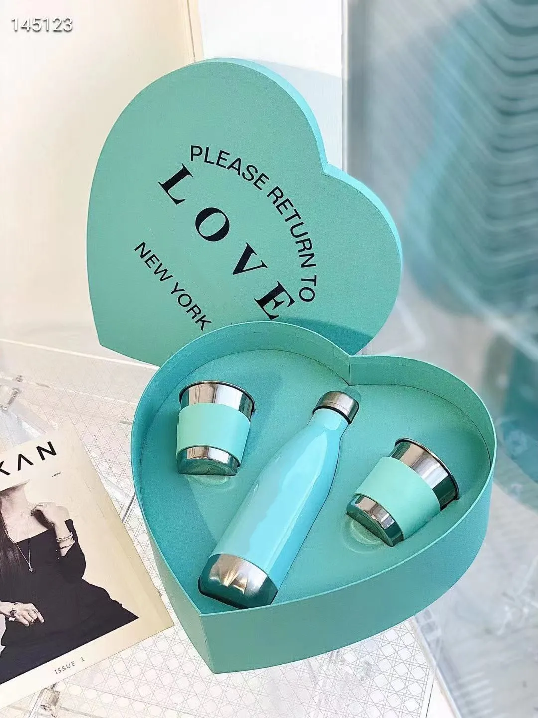 

Модная и модная вакуумная колба в подарочной коробке, чашка для кофе, вакуумная колба для воды, красивая упаковка, высококачественный подар...