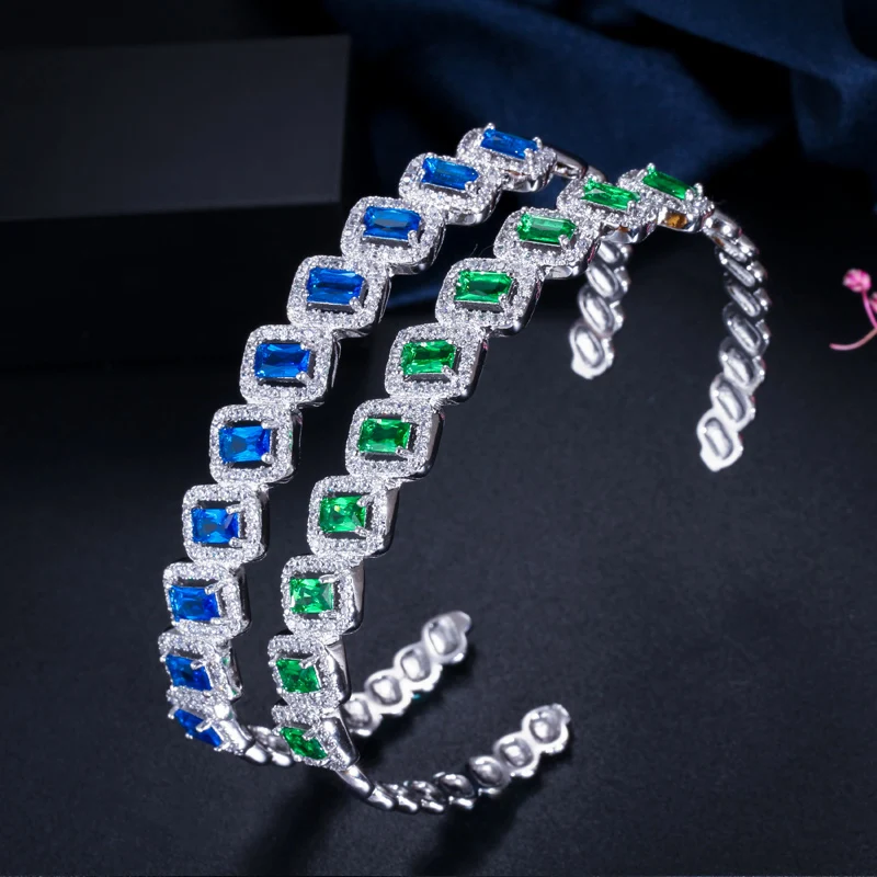 Женский браслет на запястье ThreeGraces регулируемый из зеленого буля с фианитами