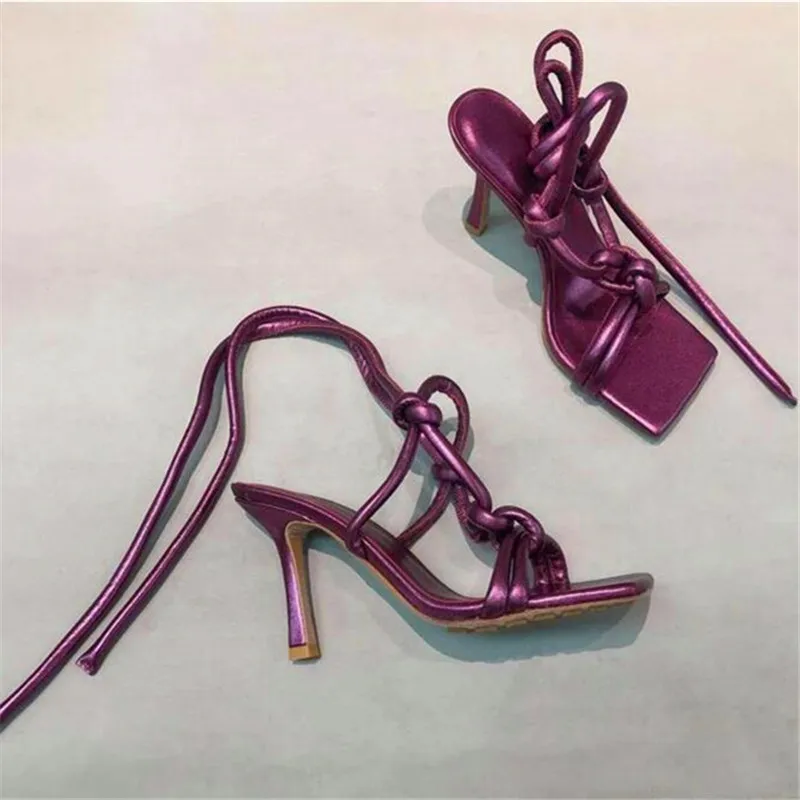 Пикантные модные женские туфли на высоком тонком каблуке с квадратным носком